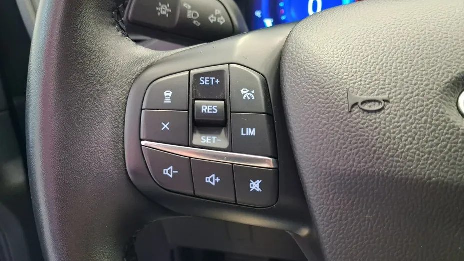 FORD Kuga -