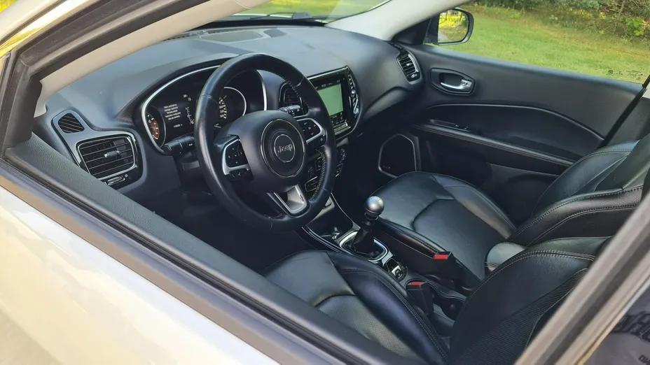JEEP Compass -