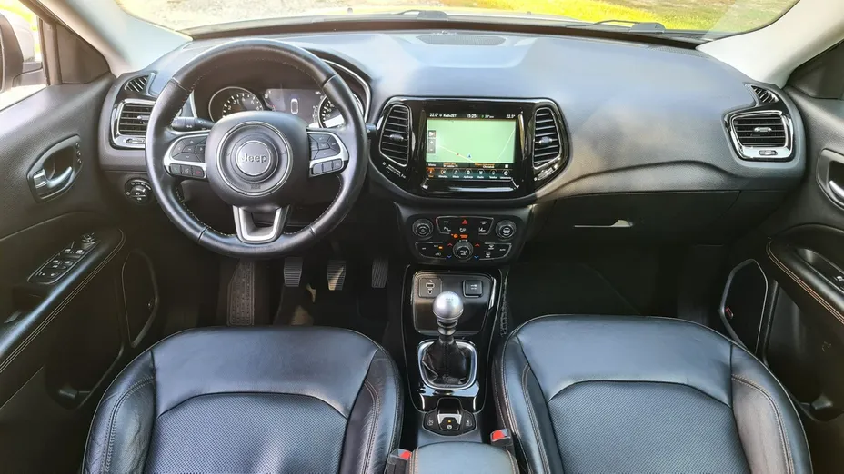 JEEP Compass -