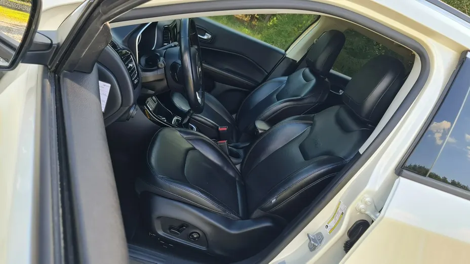 JEEP Compass -