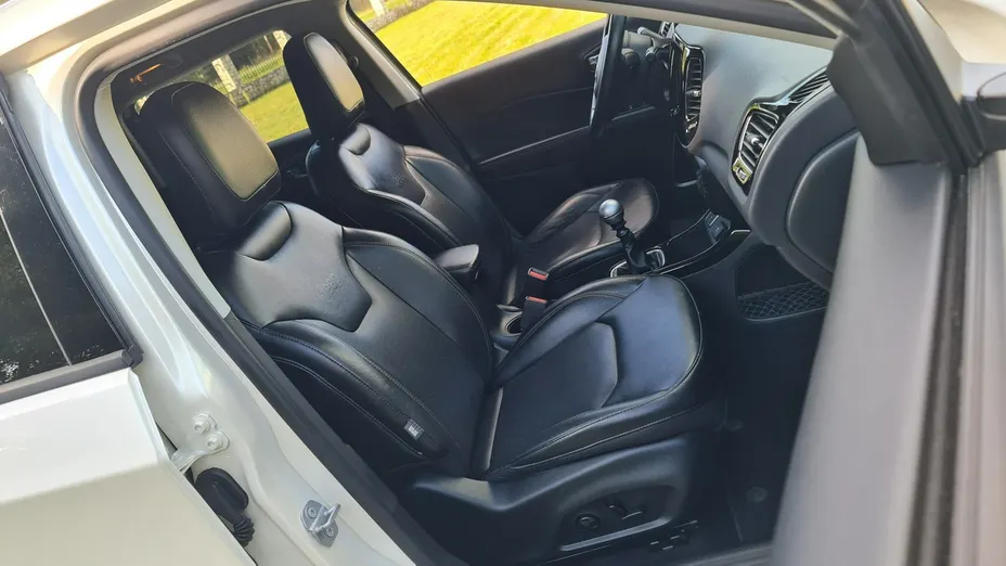 JEEP Compass -