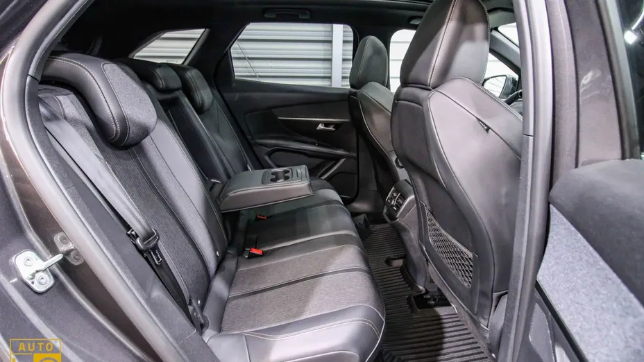 PEUGEOT 3008 -