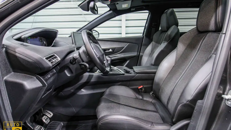 PEUGEOT 3008 -