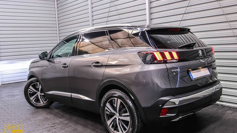 PEUGEOT 3008 -