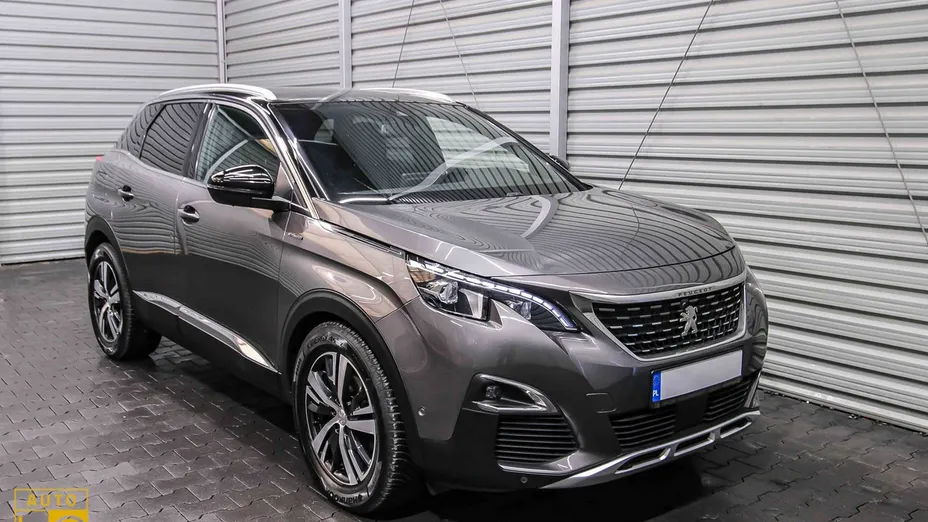 PEUGEOT 3008 -