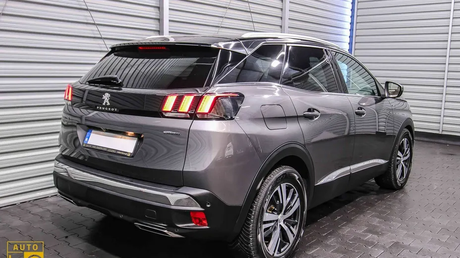 PEUGEOT 3008 -