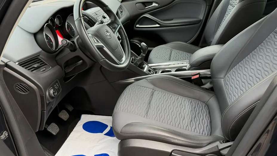 OPEL Zafira -