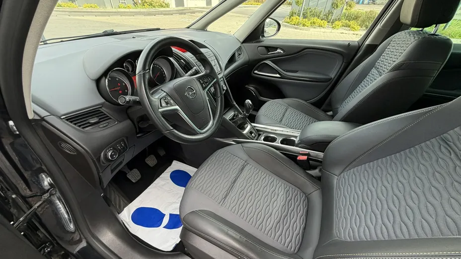 OPEL Zafira -