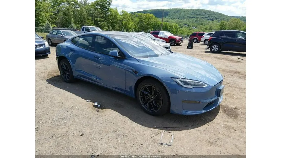 TESLA Model S -