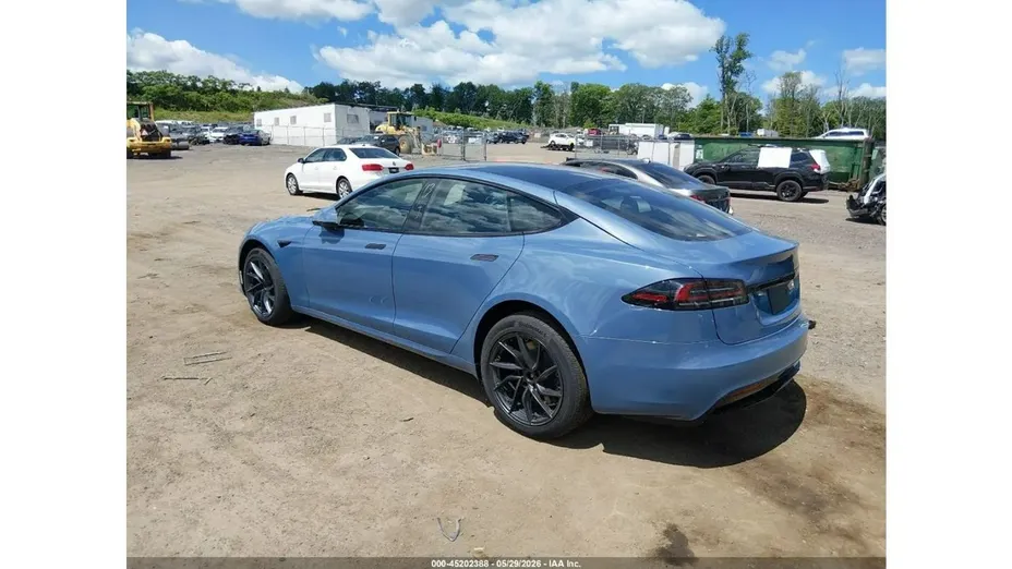 TESLA Model S -