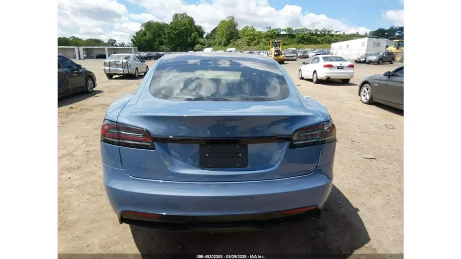 TESLA Model S -