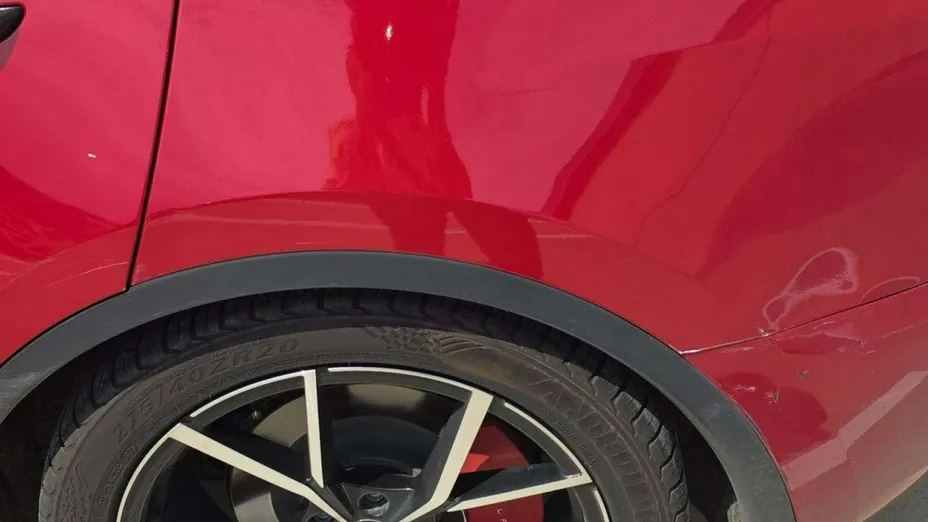 TESLA Model Y -