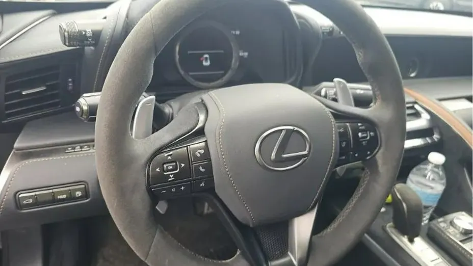 LEXUS LC -