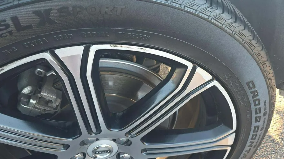 VOLVO XC60 -