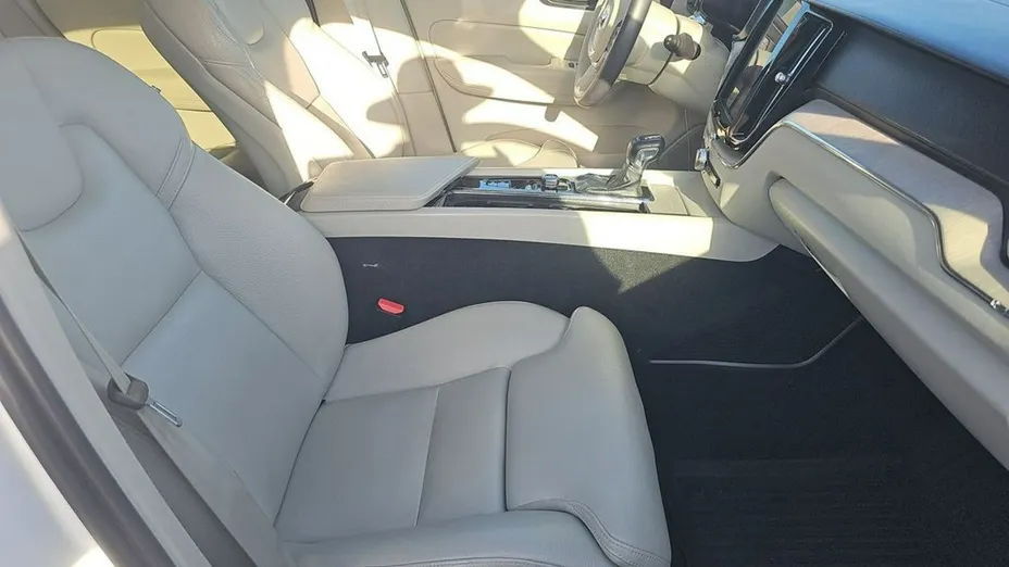 VOLVO XC60 -