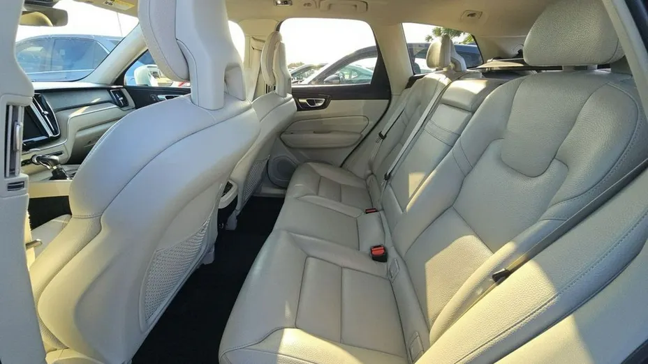 VOLVO XC60 -