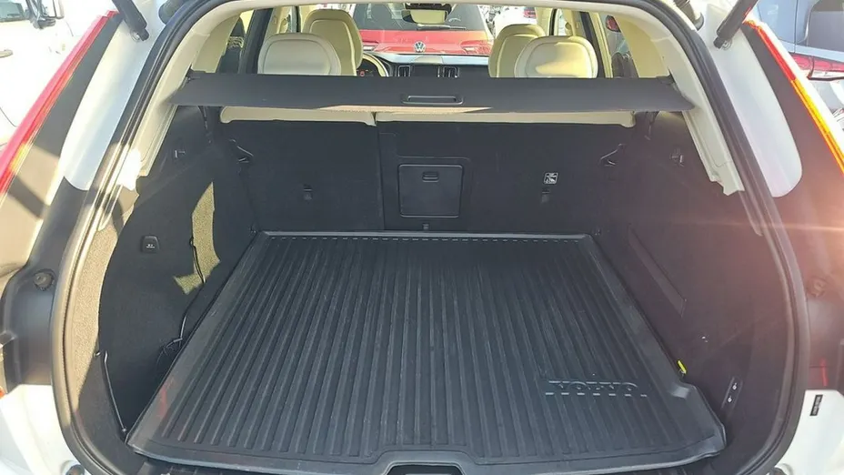 VOLVO XC60 -