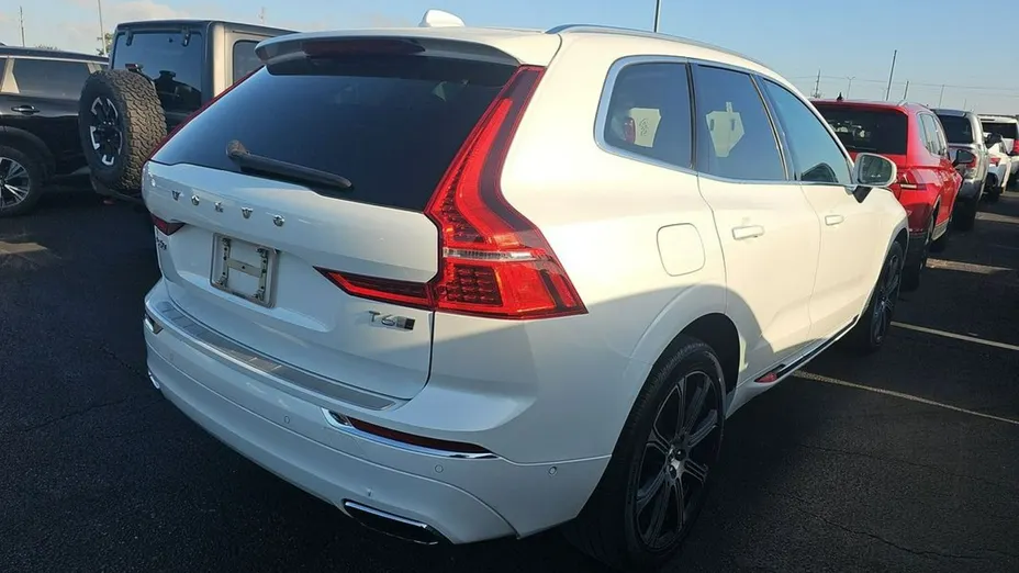 VOLVO XC60 -