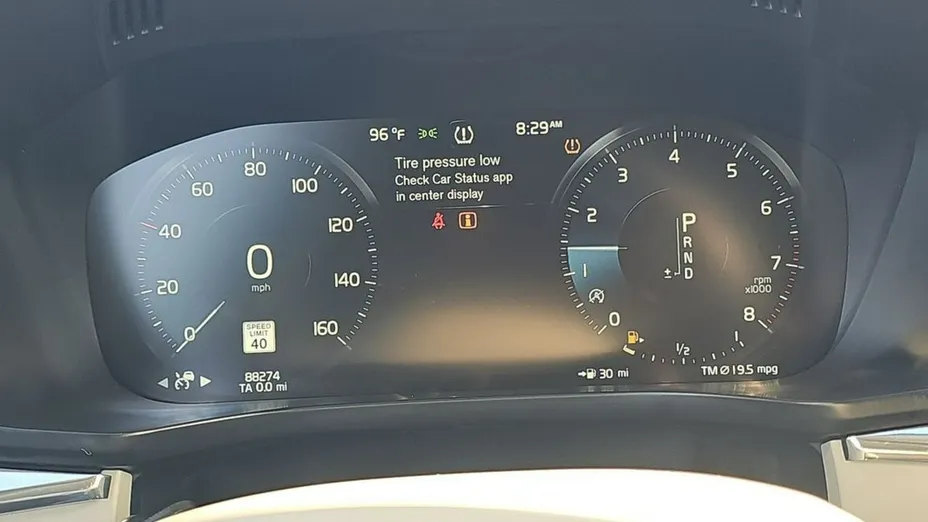 VOLVO XC60 -