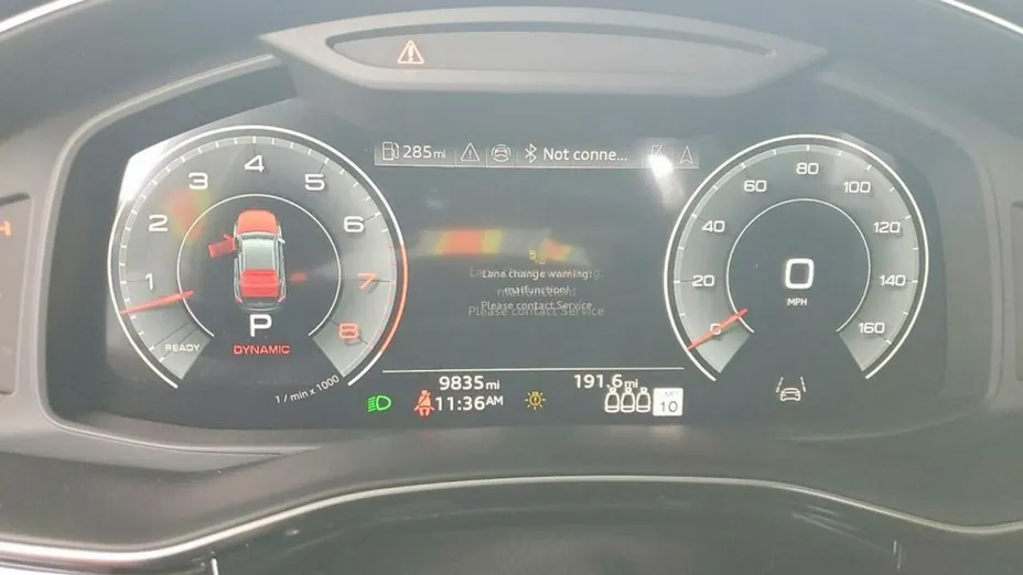 AUDI Q8 -
