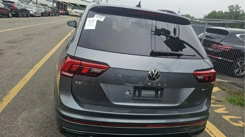 VOLKSWAGEN Tiguan -