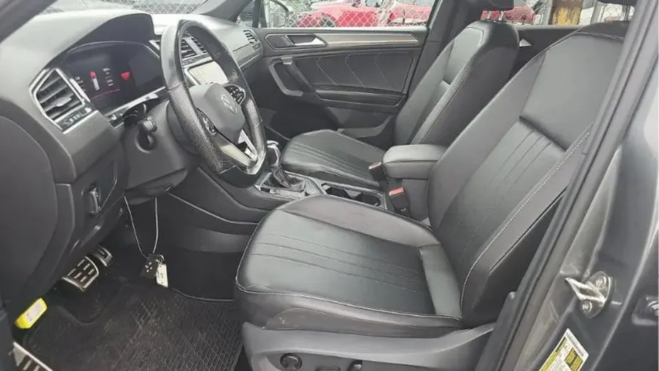 VOLKSWAGEN Tiguan -