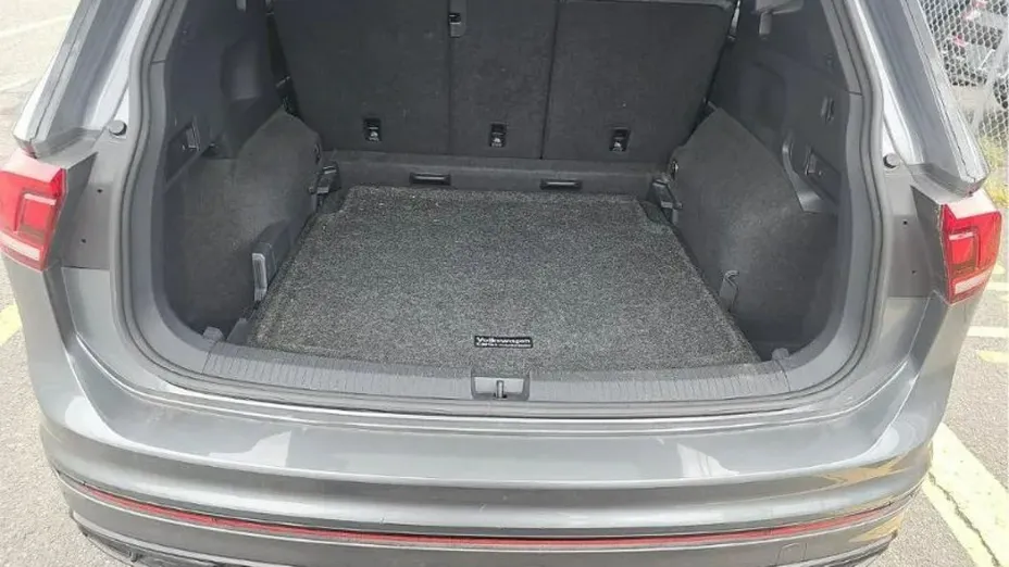 VOLKSWAGEN Tiguan -