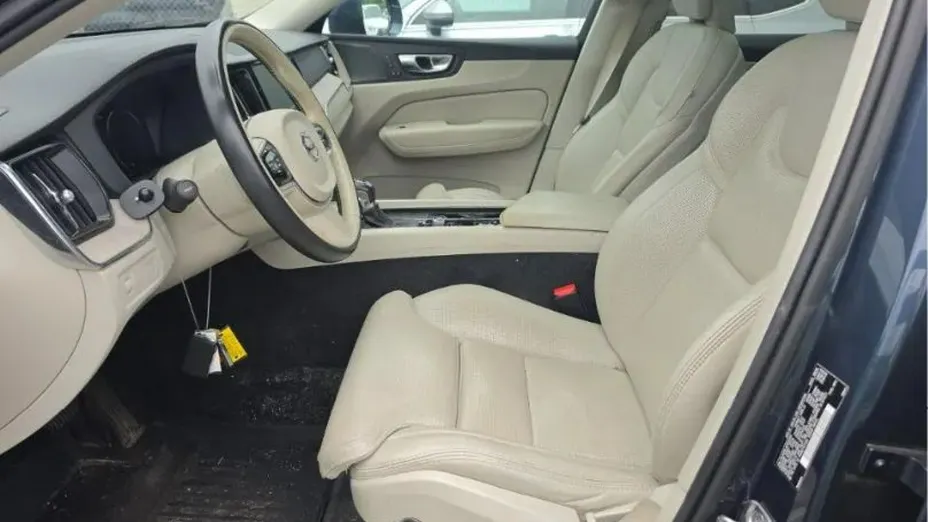 VOLVO XC60 -