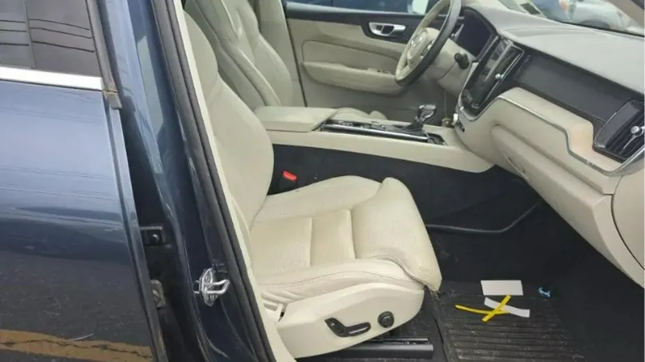 VOLVO XC60 -