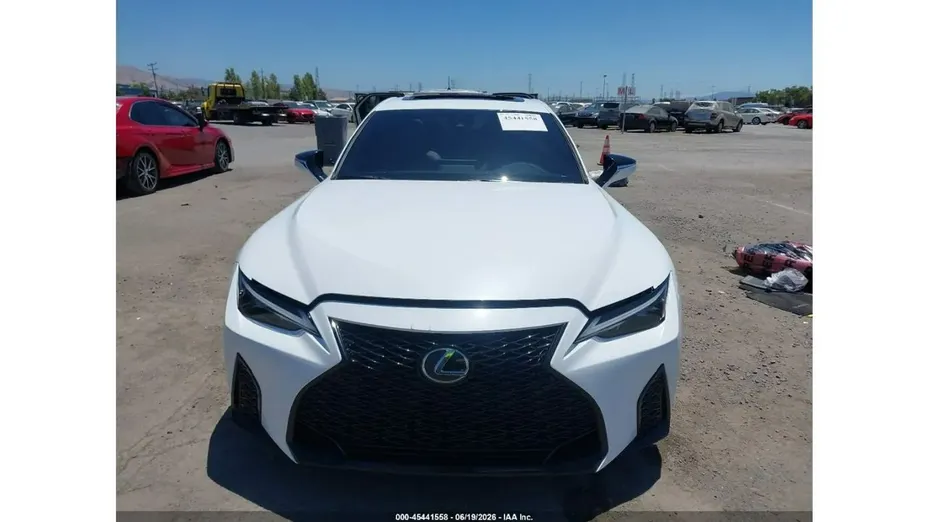 LEXUS IS -