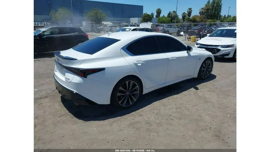 LEXUS IS -