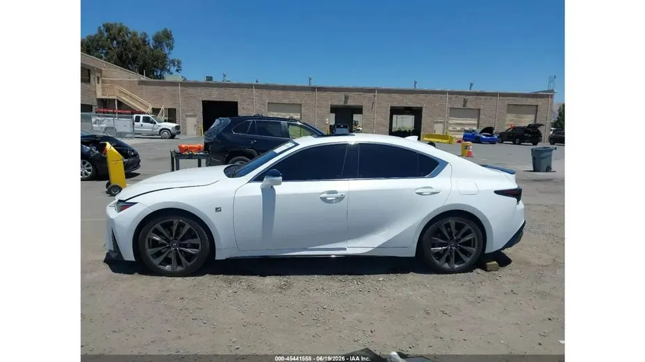 LEXUS IS -