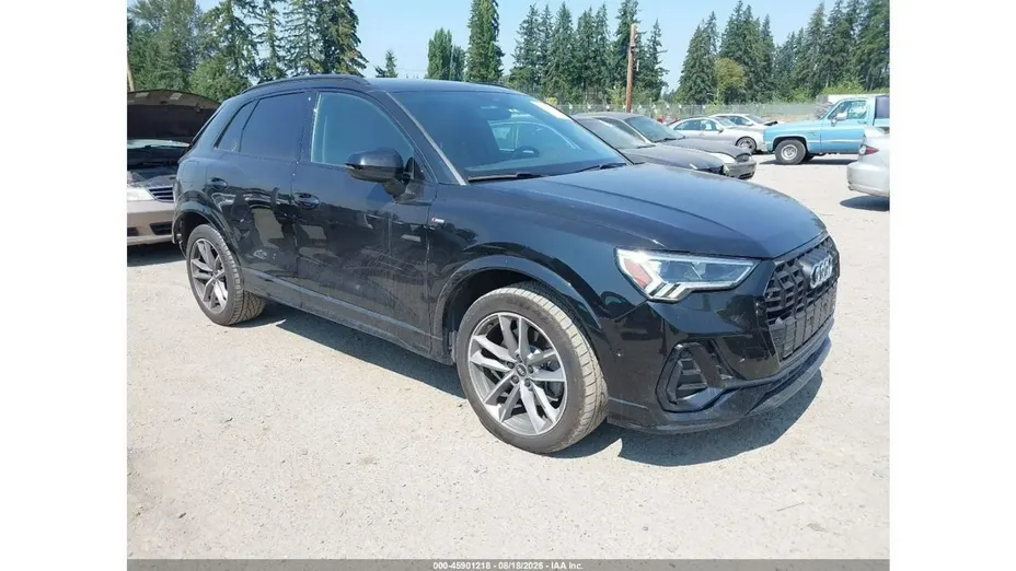 AUDI Q3 -