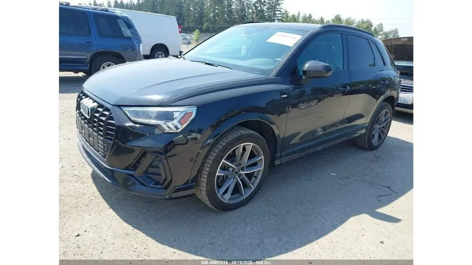 AUDI Q3 -