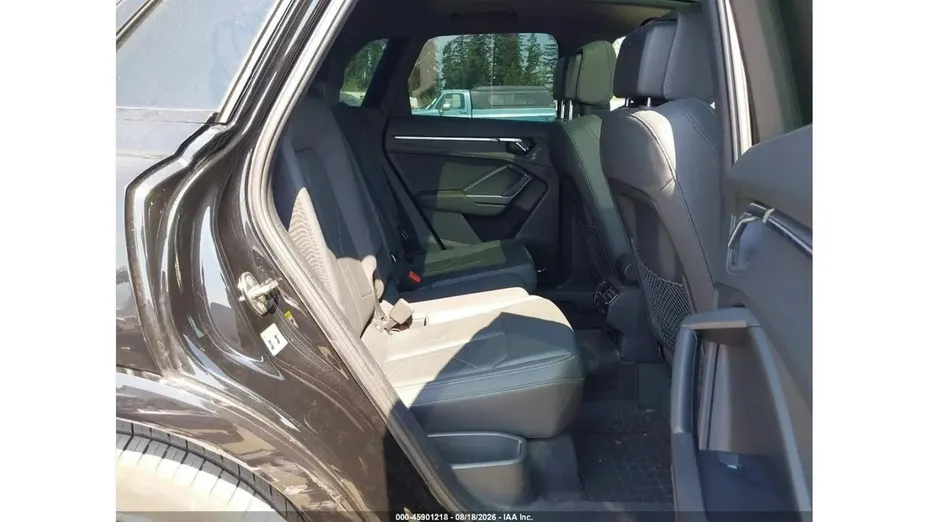 AUDI Q3 -