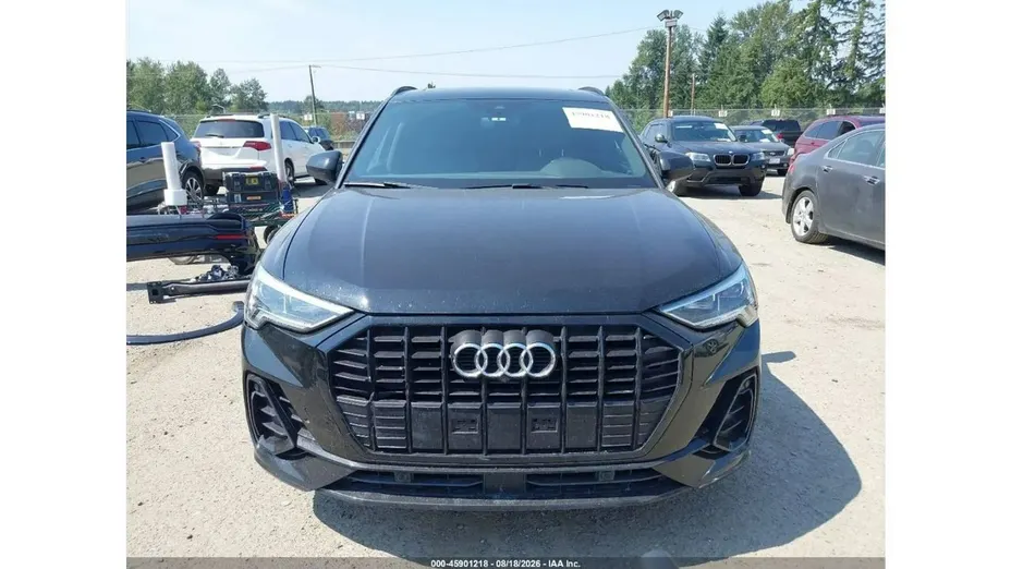 AUDI Q3 -