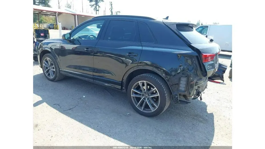 AUDI Q3 -