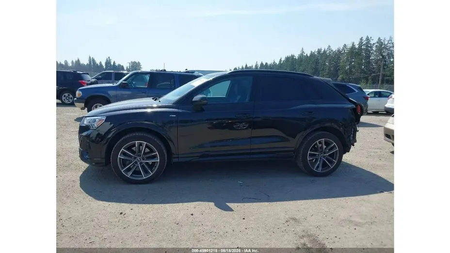 AUDI Q3 -