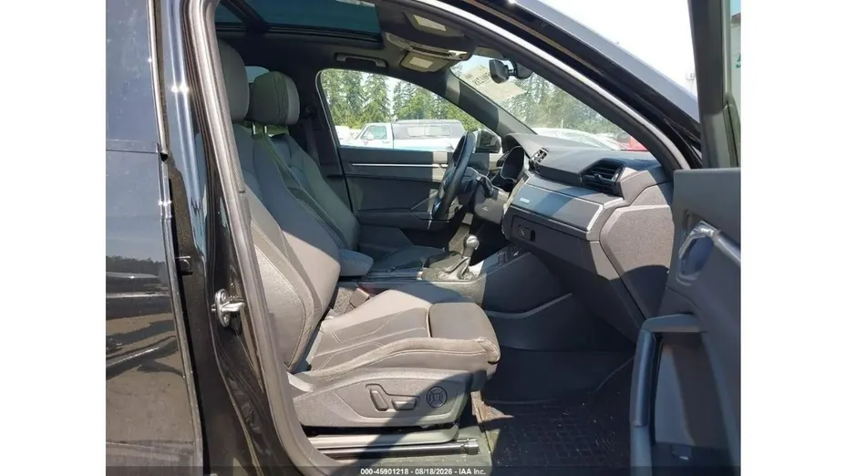 AUDI Q3 -