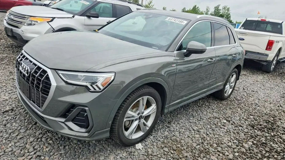AUDI Q3 -