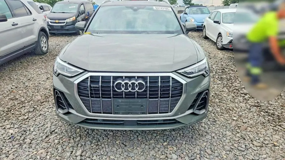 AUDI Q3 -