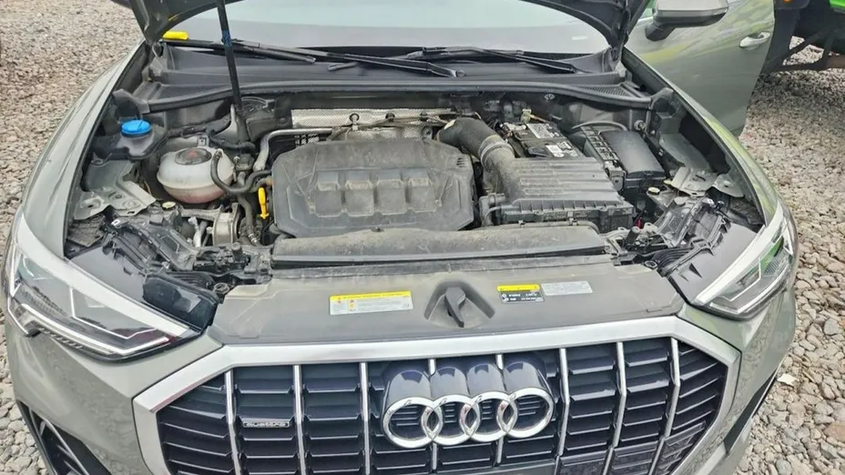 AUDI Q3 -