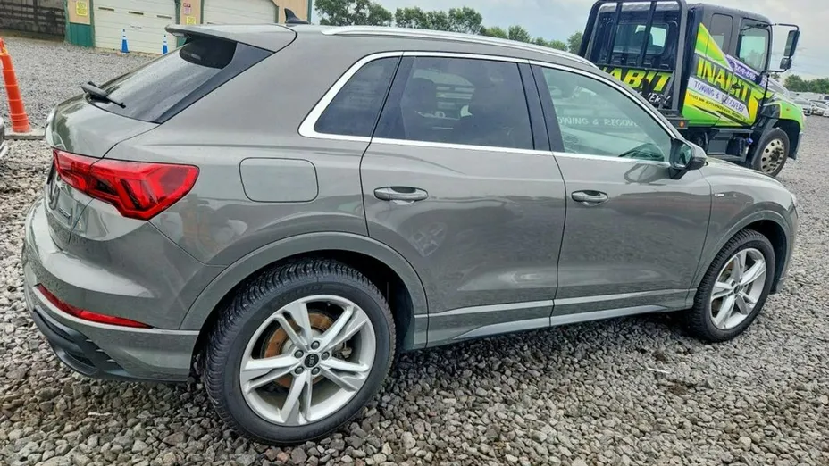 AUDI Q3 -