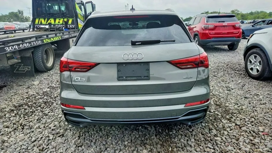 AUDI Q3 -