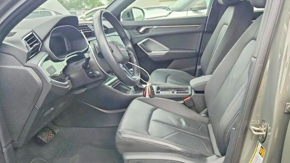 AUDI Q3 -