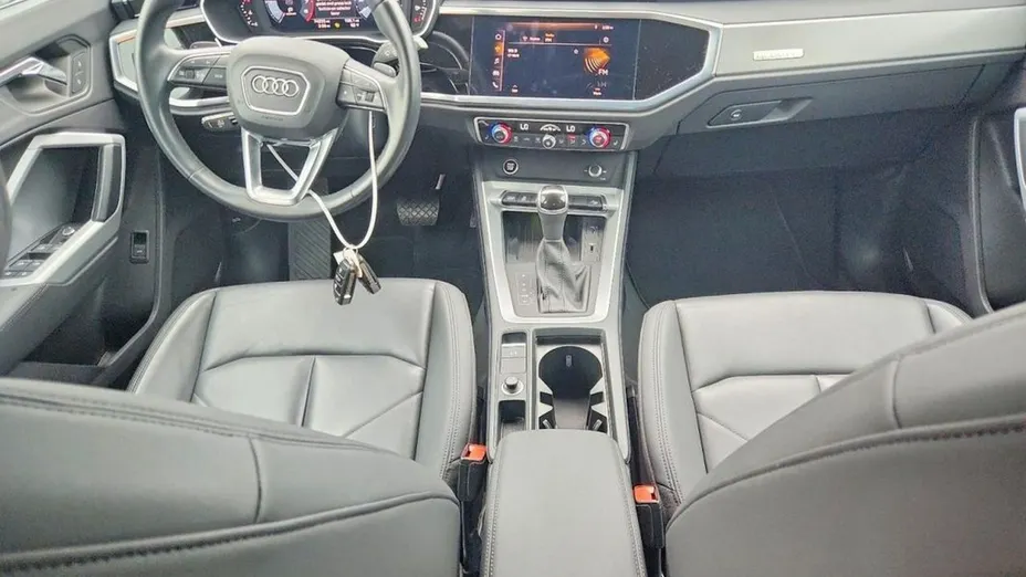 AUDI Q3 -