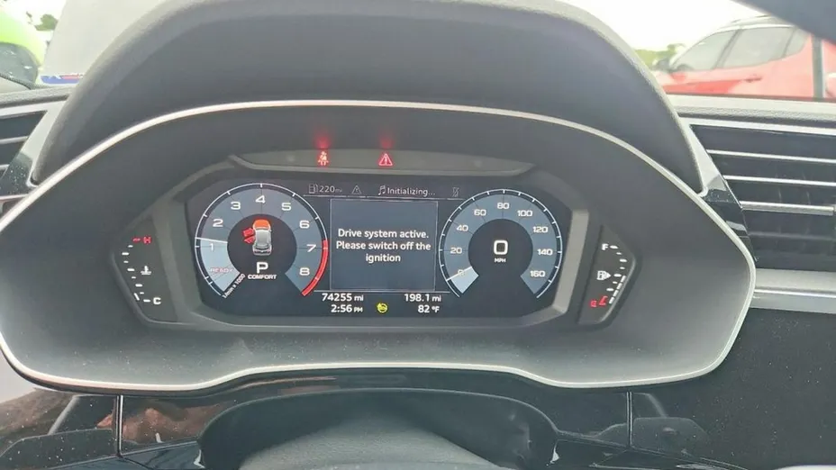 AUDI Q3 -