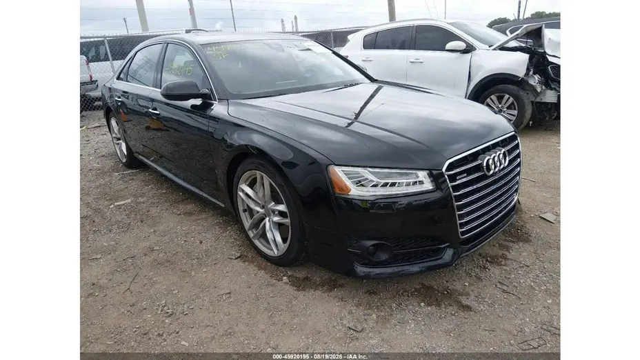 AUDI A8 -