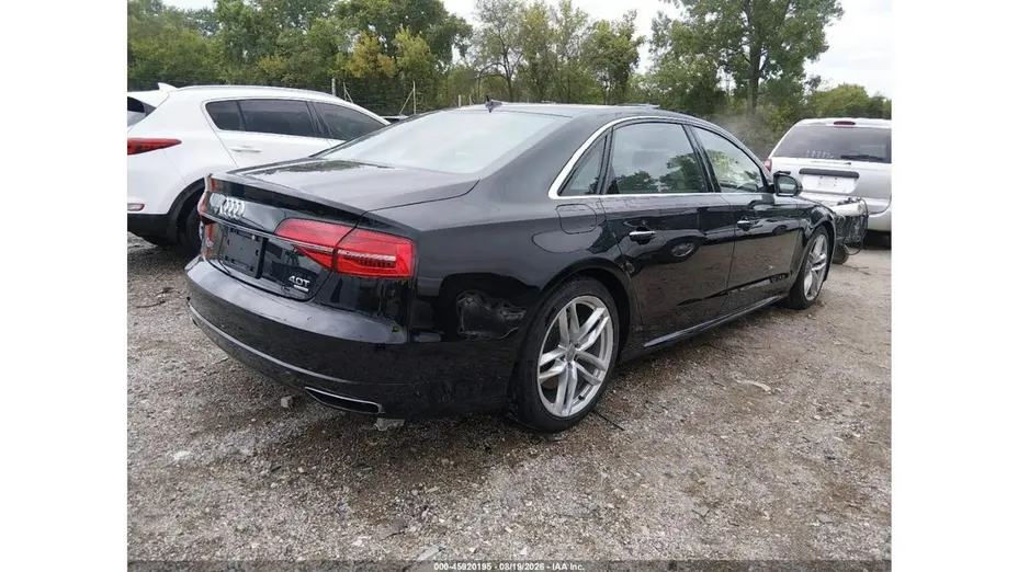 AUDI A8 -