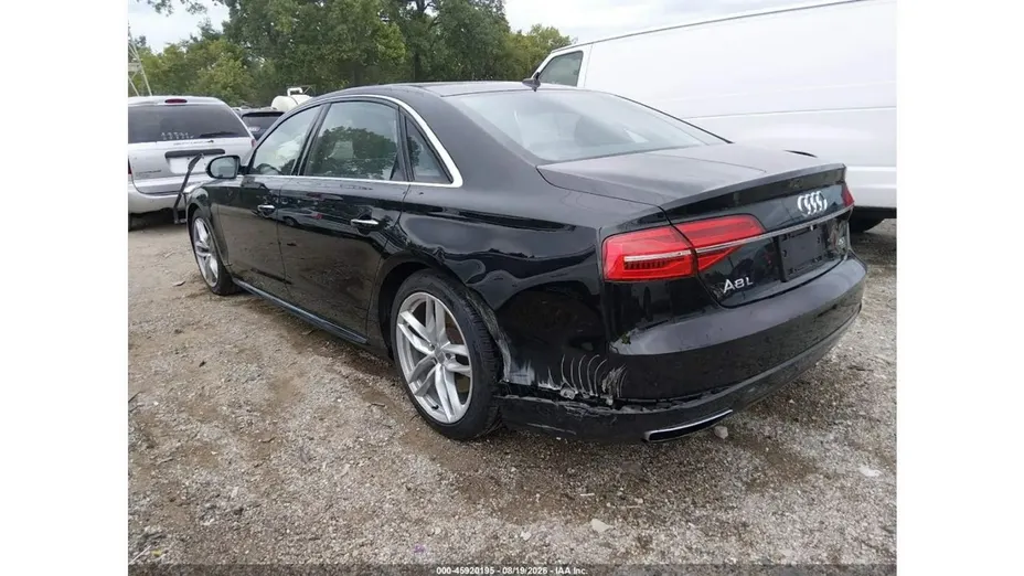 AUDI A8 -